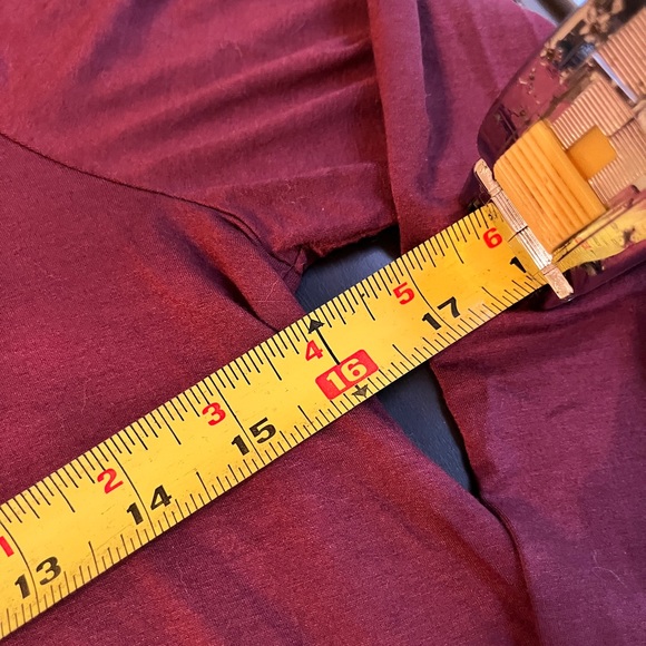 Three Dots Merlot thin turtleneck Size Medium - Picture 9 of 12